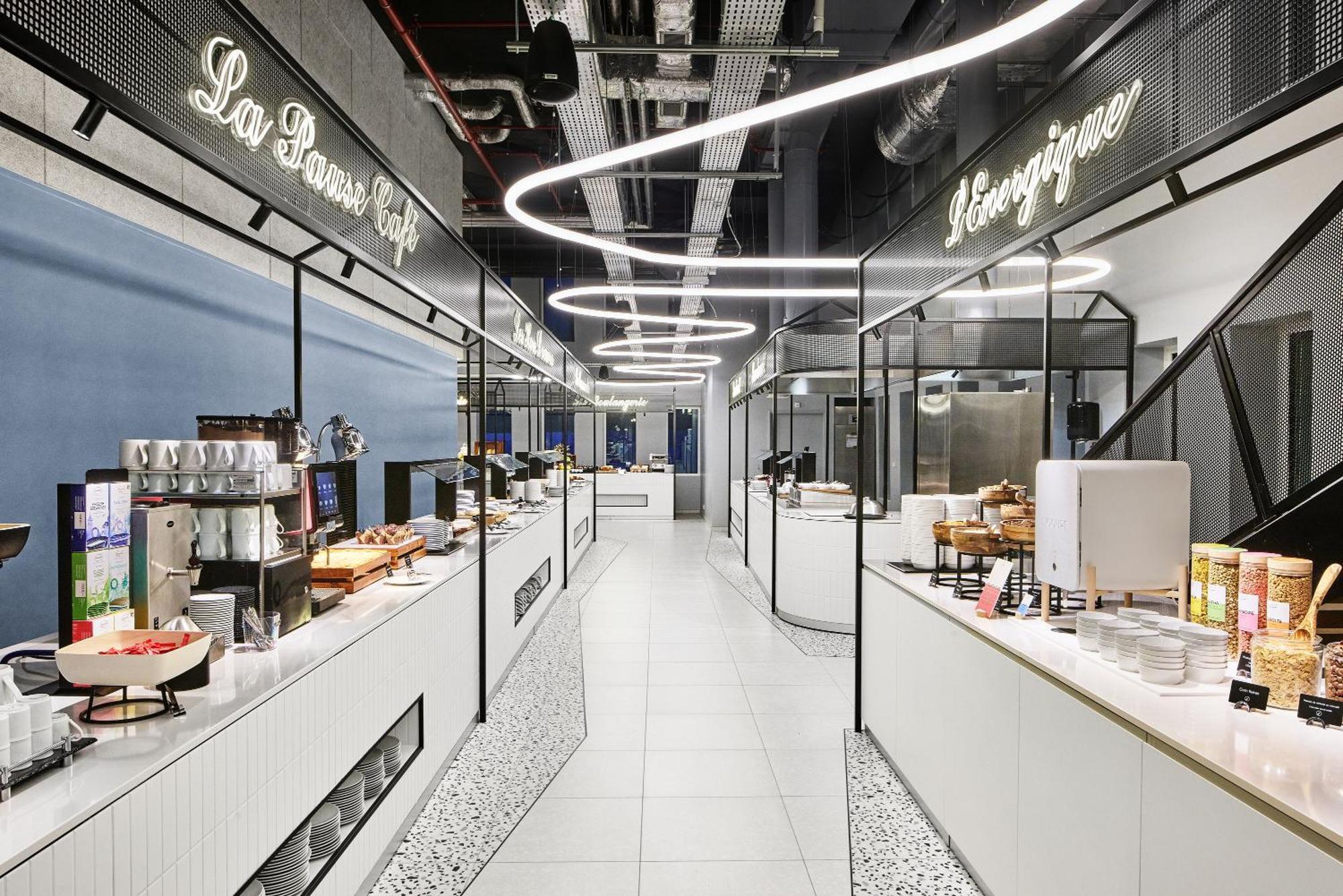 H4 Hotel Wyndham Paris Pleyel Resort Saint-Denis  Exteriör bild