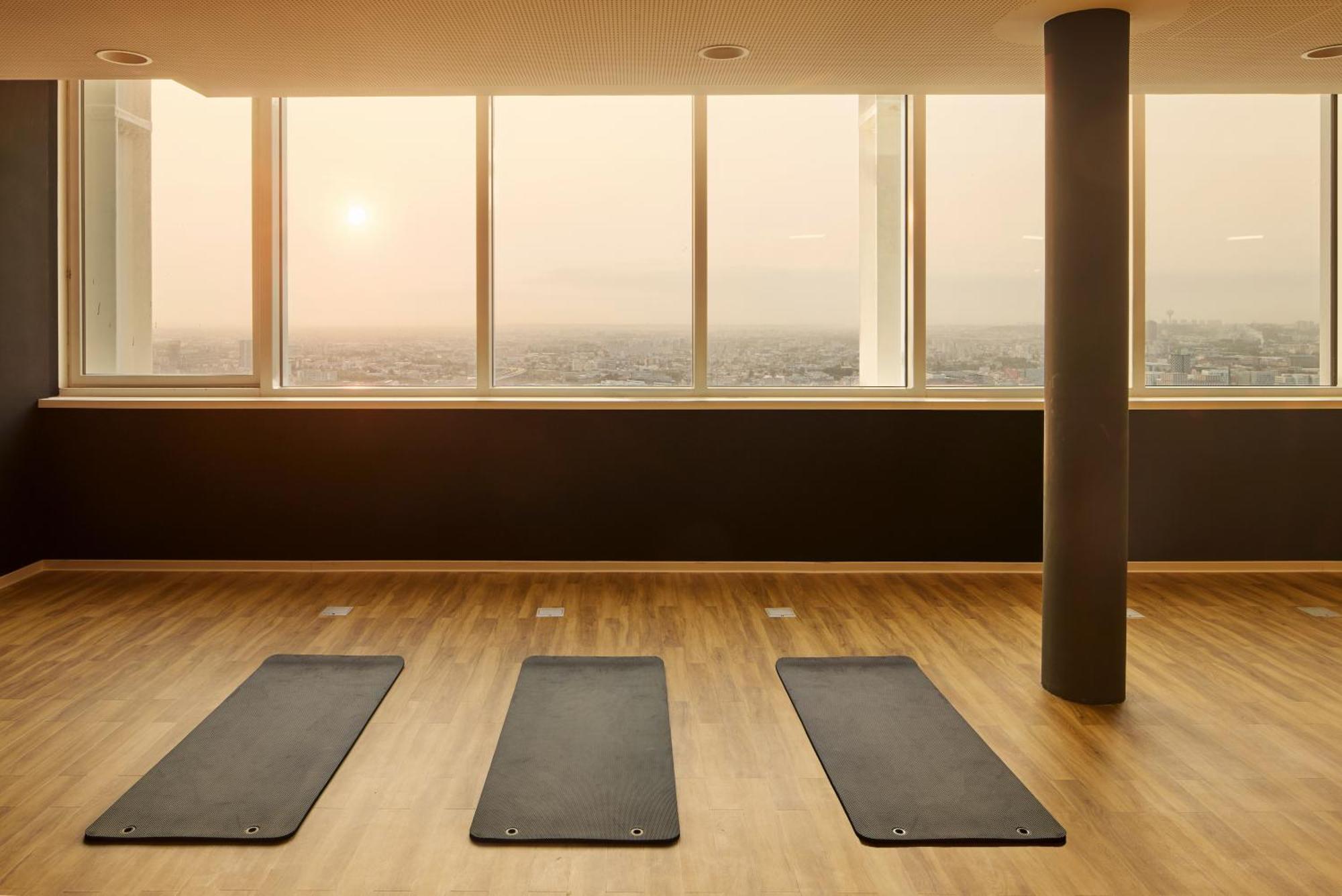 H4 Hotel Wyndham Paris Pleyel Resort Saint-Denis  Exteriör bild