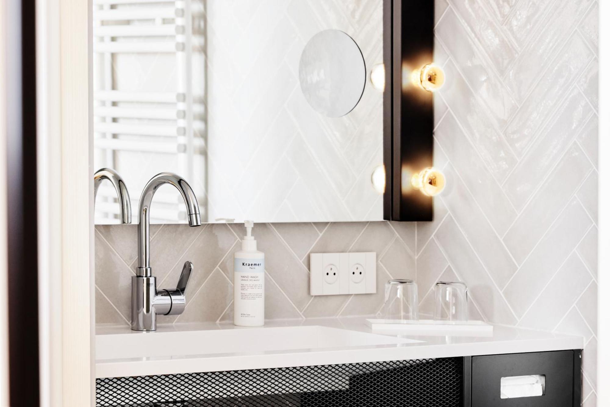H4 Hotel Wyndham Paris Pleyel Resort Saint-Denis  Exteriör bild