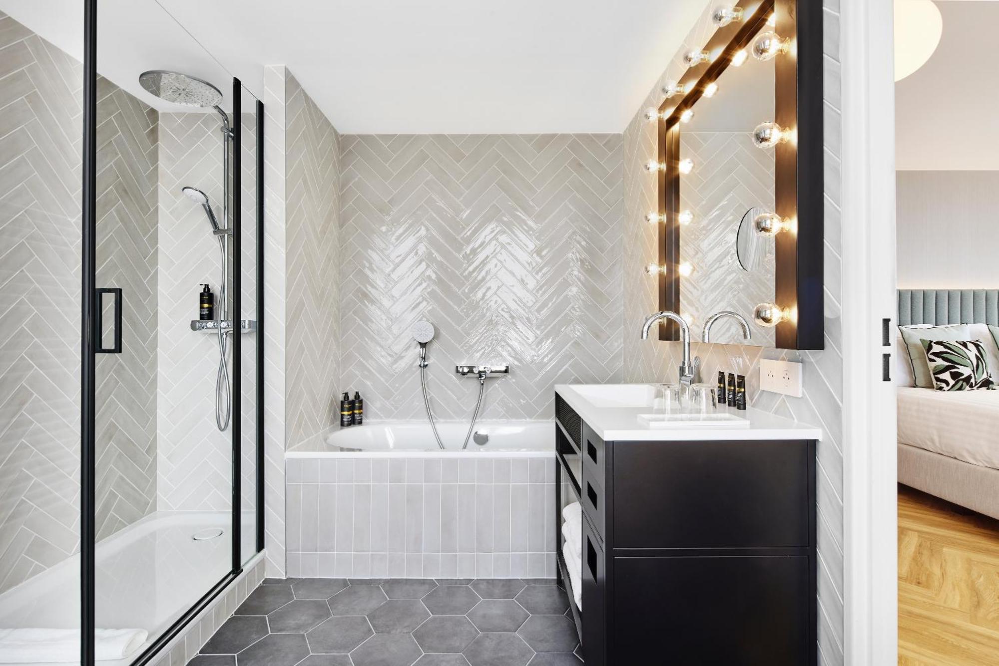 H4 Hotel Wyndham Paris Pleyel Resort Saint-Denis  Exteriör bild