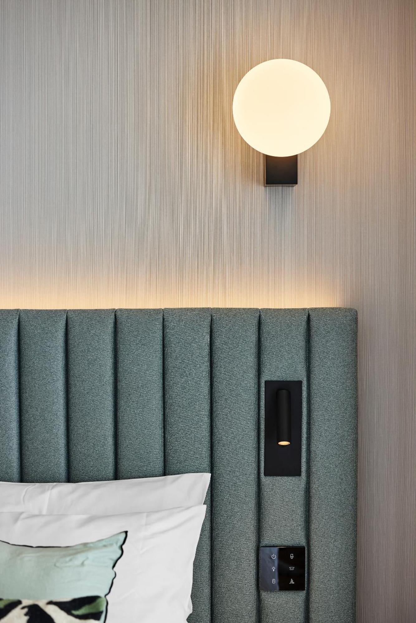 H4 Hotel Wyndham Paris Pleyel Resort Saint-Denis  Exteriör bild