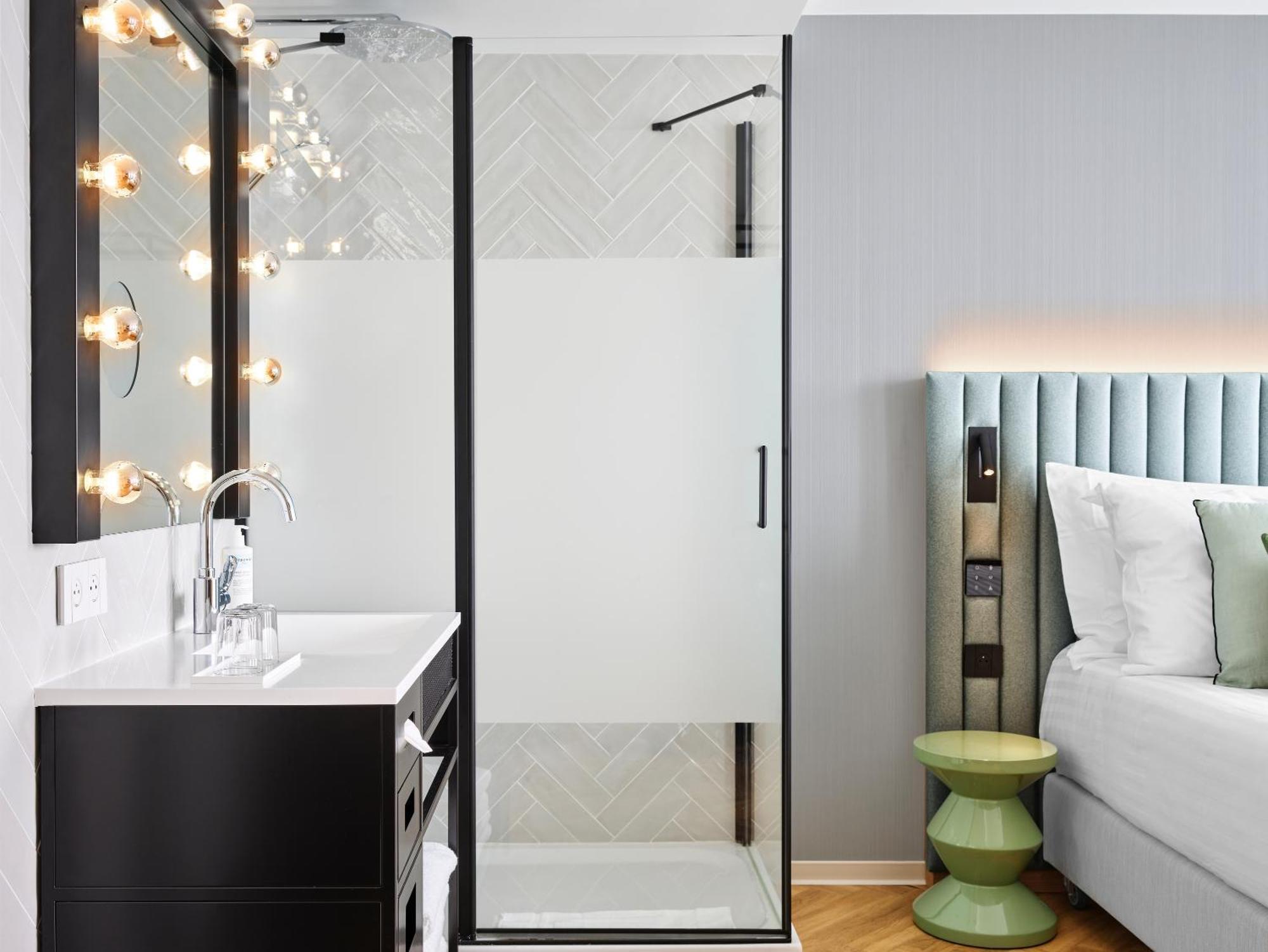 H4 Hotel Wyndham Paris Pleyel Resort Saint-Denis  Exteriör bild